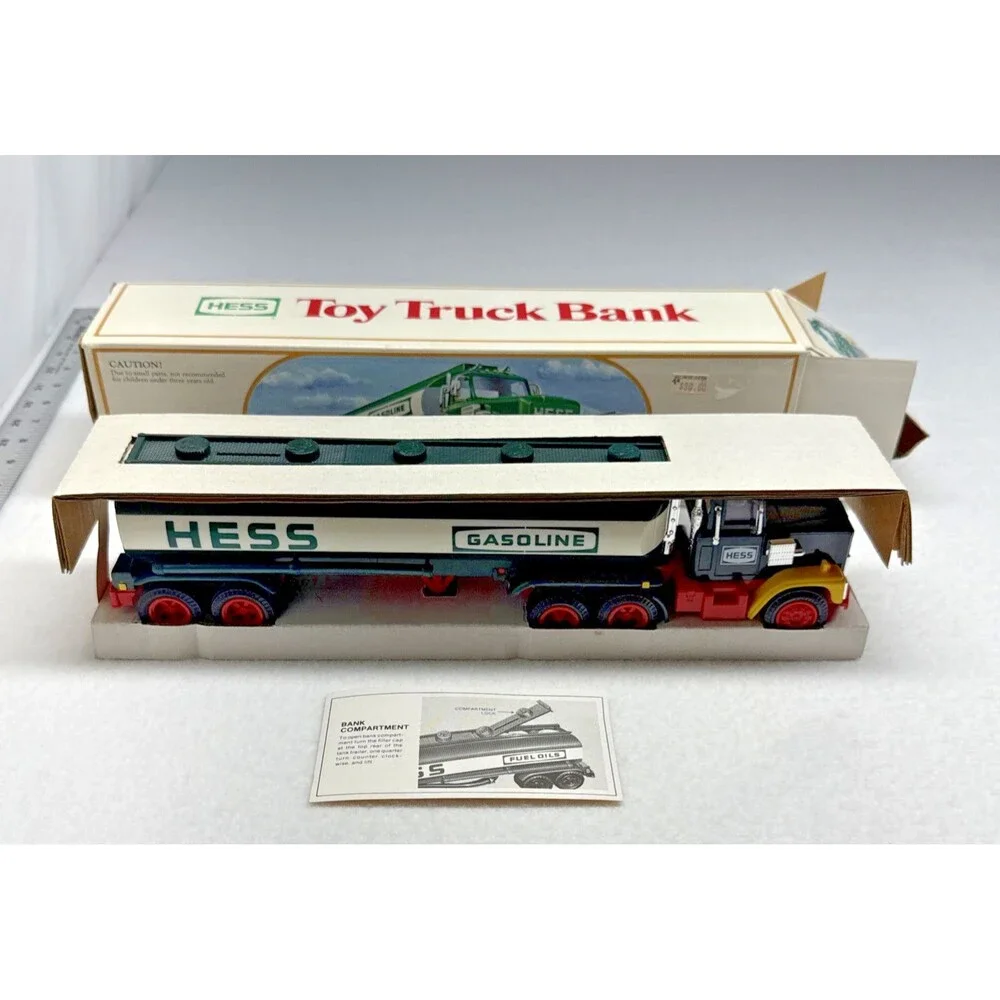Hess 1984 Fuel Oil Gasoline Tanker Truck Bank Vintage Collectible w/ Box